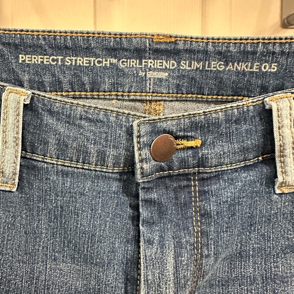 Chico’s Two-Tone Blue Straight Leg Jeans | Size 0.5 | Modern Stretch Denim - Picture 3 of 9